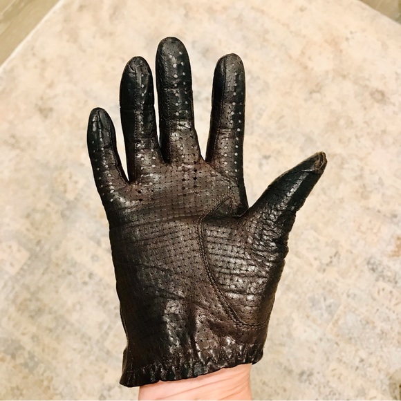 Vintage brown drivers leather gloves. Good used condition. Estimate size: 6.5 - Picture 7 of 10